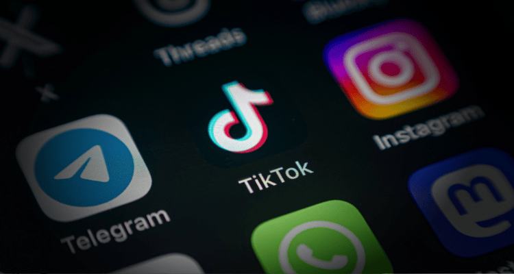 TikTok Shop przygotowuje się do wejścia na polski rynek? Konkretne ruchy platformy